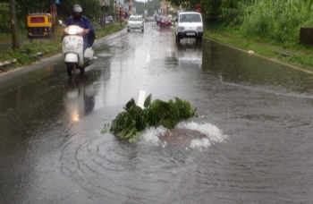 Sewage chambers resemble fountains in parts of Margao