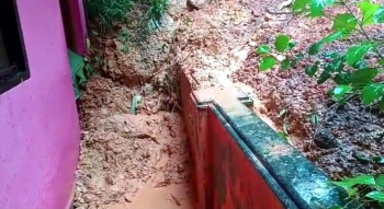 Cabral visits Xeldem landslide site, asks families to relocate