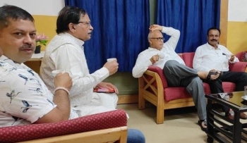 Ghost of defections back to haunt Cong