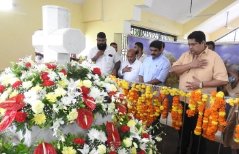 Renewed efforts on to woo 2 Cong MLAs