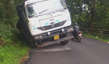 Trucks blamed for traffic indiscipline at Karmalghat