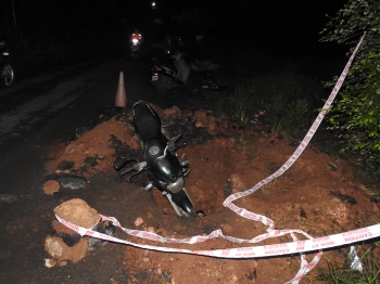 Uproar in Navelim as motorcycle lands in pit, rider injured
