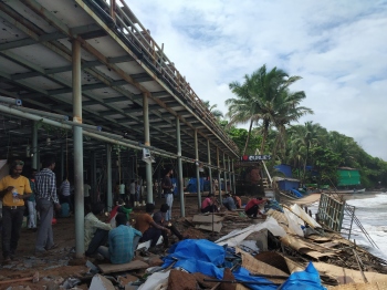 2 illegal structures, but different yardsticks while initiating action