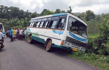 Bus goes off road at Gaondongrim, passengers escape unhurt