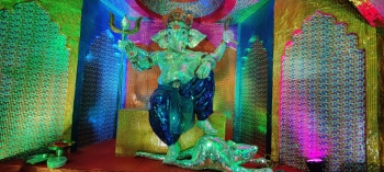 Largest Ganesh idol of 12.5 feet created with over 20 kg mirror glass pieces in port town