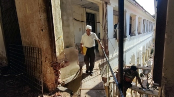 Mormugao council staff, locals risk lives amid renovation work