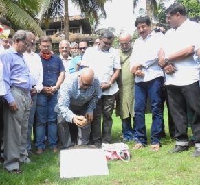 DIGAMBAR IN BJP, BUT WILL MARGAO WOES END?