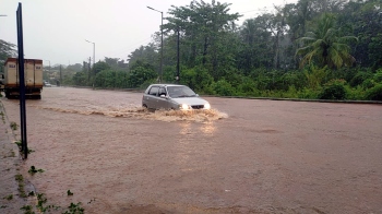 Rains lash Sattari, roads submerged in Valpoi