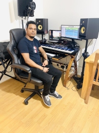 London dazzles in Elfio's music