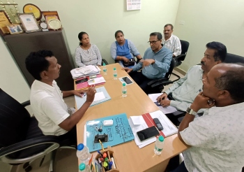 Vas meets PWD officials over water supply issue