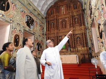 Governor bats for Gram Swaraj, stresses on people’s supremacy