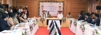 Maha, K'taka discuss issues faced by border districts