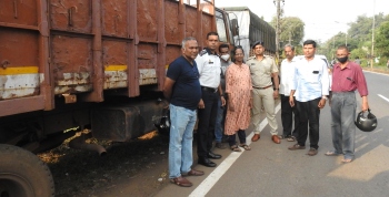 Police, residents descend at Arlem circle, clear heavy vehicles parked along road