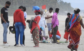 No impact of Tourism dept’s circular, hawkers invade Salcete’s coast
