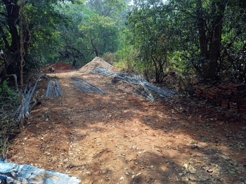 Olaulim Comunidade exposes illegal hill cutting on its land
