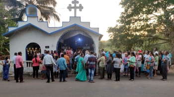 Farmers offer thanksgiving prayers at Cotarli after win