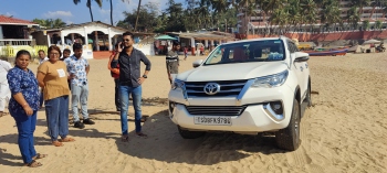 Tourists drive on Bogmalo beach, car gets stranded