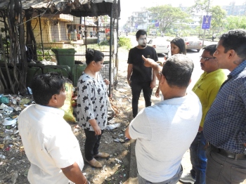 MMC chief with officials in tow visits wards, comes across 10 black spots