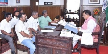 ST communities meet Governor, demand political reservations