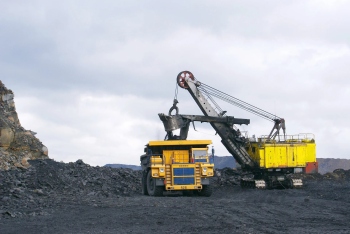 Clean energy gains a foothold in India, but coal still rules
