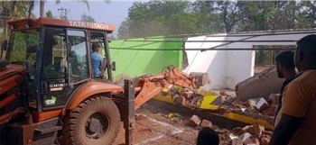 Valpoi Municipal Council razes illegal structures