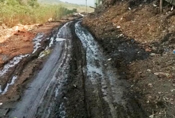 Leachate from Sonsodo shed flows onto approach road, poses risk to truck drivers