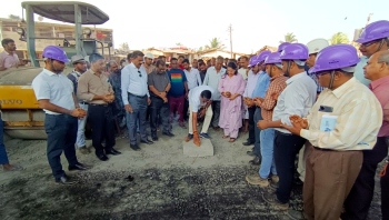 Amonkar launches hotmixing work near Baina Sewage Plant