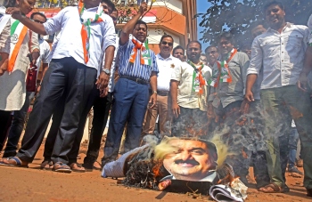 Adani row: Cong holds protest