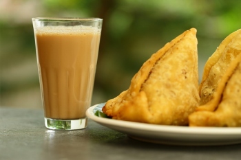 UK youngsters are ditching biscuits and eating samosas with their tea: Survey