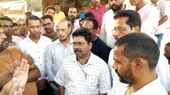 Taximen stage dharna demanding black-yellow taxi stand at Mopa