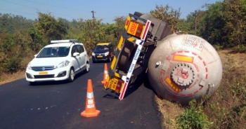 Two injured as pickup hits overturned tanker at Gulem