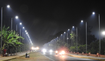 ‘Save electricity’ mantra ignored at Aquem ring road