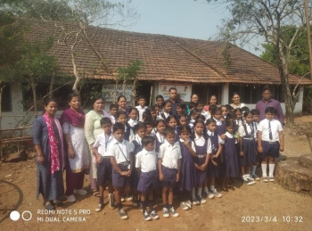 Students visit centres run by Swayampurna Mitras
