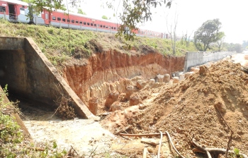 Railways given 10-day ultimatum to clear debris near Majorda subway