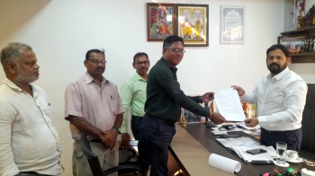 Divar residents petition MLA on need for bridge