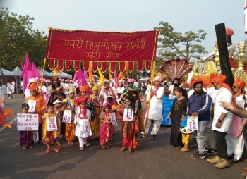 Porvorim Shigmotsav parade enthralls thousands