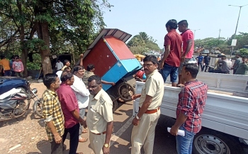 Mormugao council seizes goods, carts in anti-encroachment drive