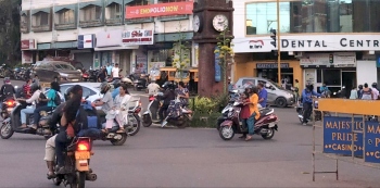 Utter chaos at key Mapusa junction during peak hours