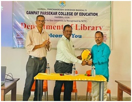 Parsekar College organises talk on book