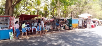 Some kiosk owners in Old Goa voluntarily remove kiosks