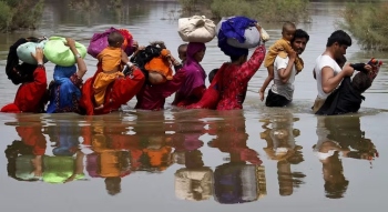 Alarming changes in global water cycle