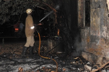 Abandoned house at Margao engulfed in fire again