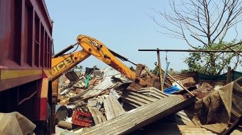 Illegal scrapyard razed in Socorro