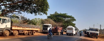 No truck terminus? Truckers choose Navelim-Cuncolim highway to park