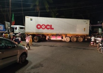 Container breaks down at Balli road junction, brings traffic to a halt