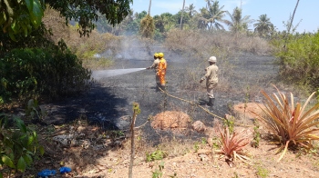 Dry grass catches fire in Agassaim fields