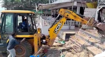 Eight illegal structures razed at Anjuna