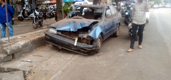 Vehicle rams into hotel compound at Tisk-Ponda