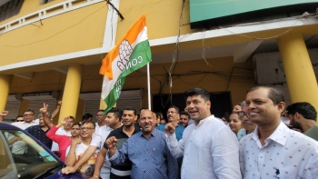 K’taka results: Beleaguered Cong goes ecstatic, ruling BJP silent