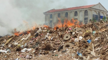 Burning waste dump near Margao KTC bus stand raises questions